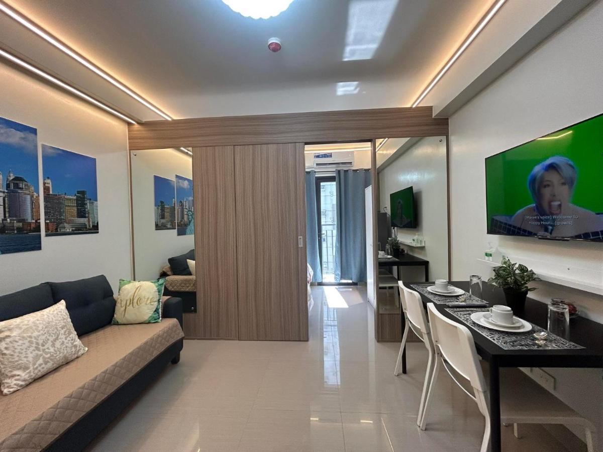 Shore Residences Moa Dynastel Staycation Пасай Екстериор снимка