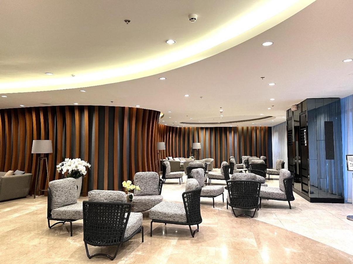 Shore Residences Moa Dynastel Staycation Пасай Екстериор снимка