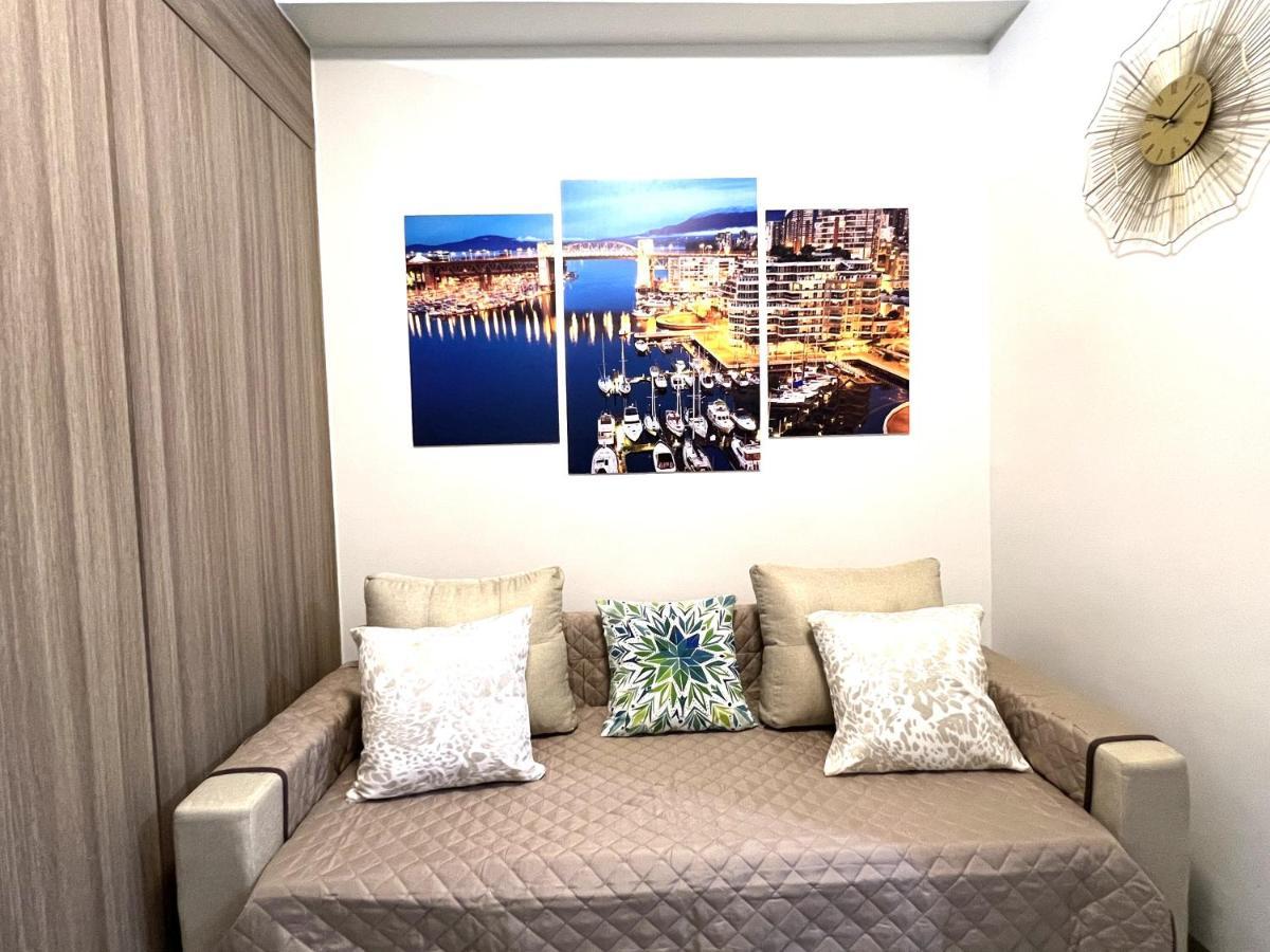 Shore Residences Moa Dynastel Staycation Пасай Екстериор снимка