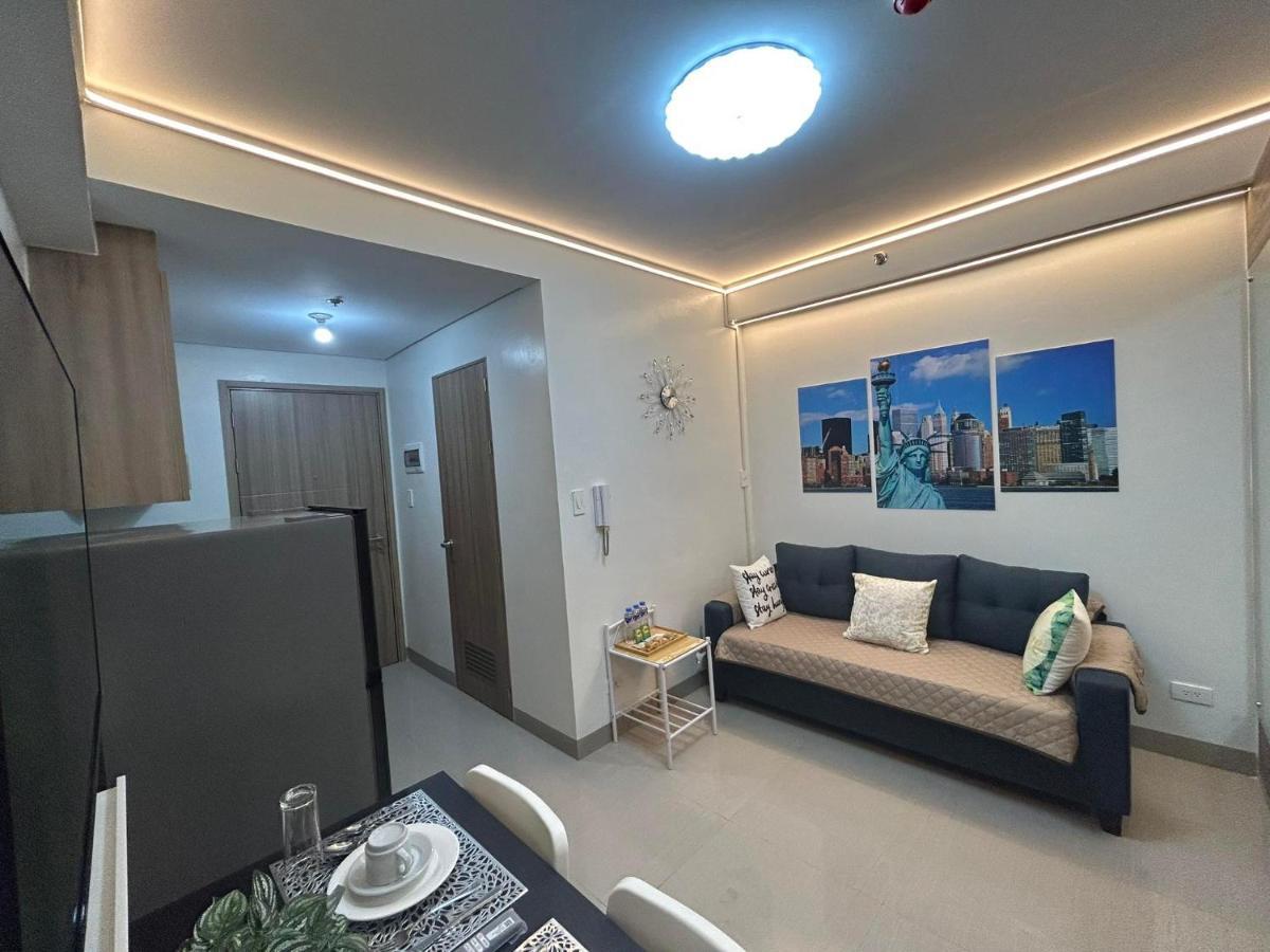 Shore Residences Moa Dynastel Staycation Пасай Екстериор снимка