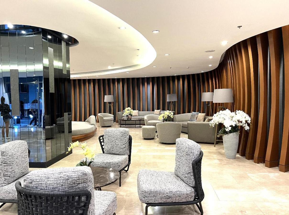 Shore Residences Moa Dynastel Staycation Пасай Екстериор снимка