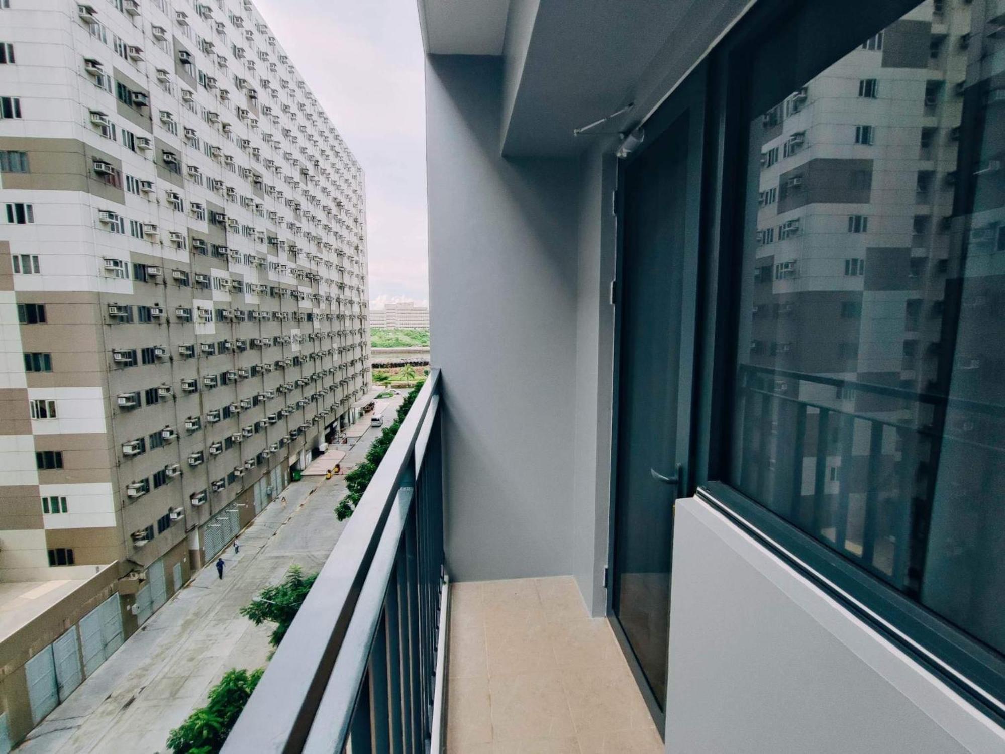 Shore Residences Moa Dynastel Staycation Пасай Екстериор снимка