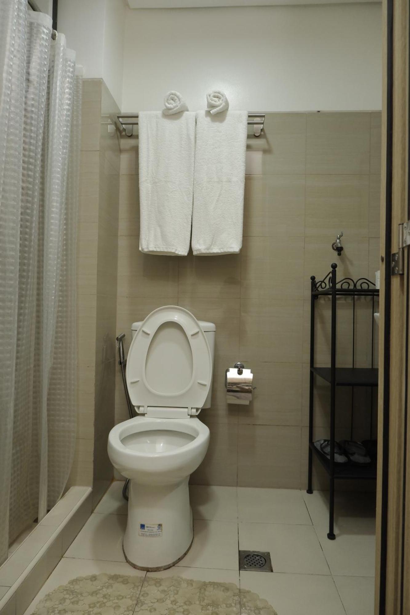 Shore Residences Moa Dynastel Staycation Пасай Екстериор снимка